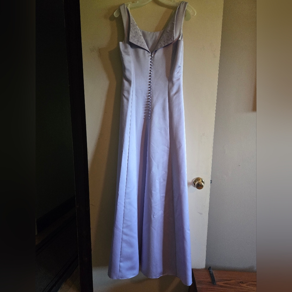 David's Bridal Lavendar Dress Elegant Design